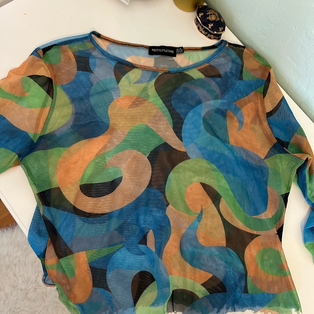 PRETTYLITTLETHING BLUE AND GREEN MESH TOP WITH UNIQUE PATTERN!